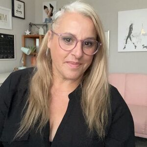 Meet your Posher, Manuela